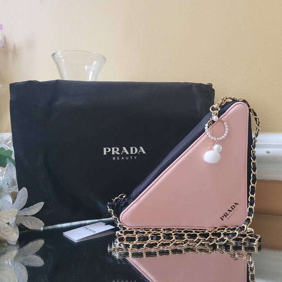 - Prada triangle beauty pouch converted into shoulder bag or cross body - Picture 12 of 14